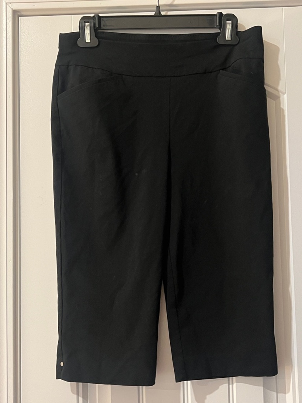 Chico’s perfect stretch pedal pusher shorts